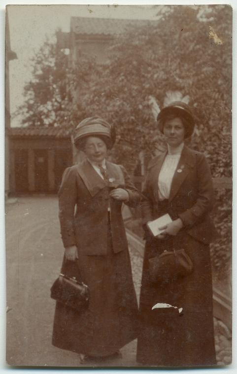 Rosa Manus and Mia Boissevin, Holland